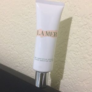 La mer the reparative skintint borad spectrum